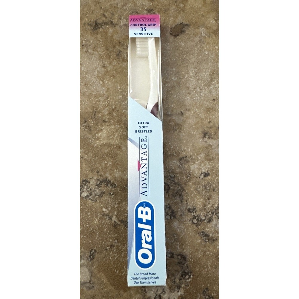 Oral-B Advantage Toothbrush Clear 35 Soft Straight 1996 Vintage Brand New